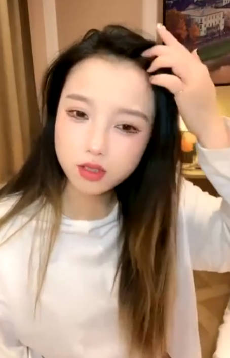 极品尤物新人美女！丰乳肥臀肉感！酒店炮友激情操逼，抓起屌展示口活，骑乘位猛操多毛骚逼