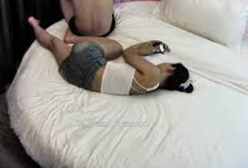 极品可爱女友制服情趣装配黑丝白丝被男友连操两天不输AV动作片