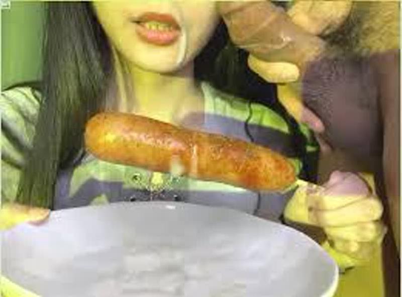 精液盛宴系列！乱伦变态老哥调教母狗堂妹，暴力口交深喉，烤肠配精吃下